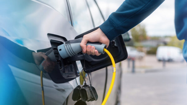Ecodriving zyskuje w dobie rosnących cen paliw. Odpowiednia technika jazdy i dobre nawyki pomagają zmniejszyć spalanie